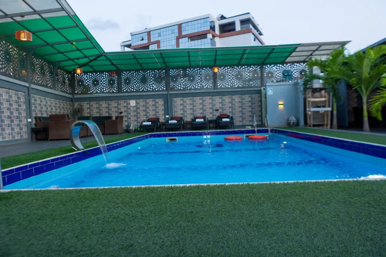 Romeneo Grand Royal Hotel image 3