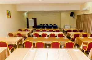 Sefcon Suites and Apartments image 3