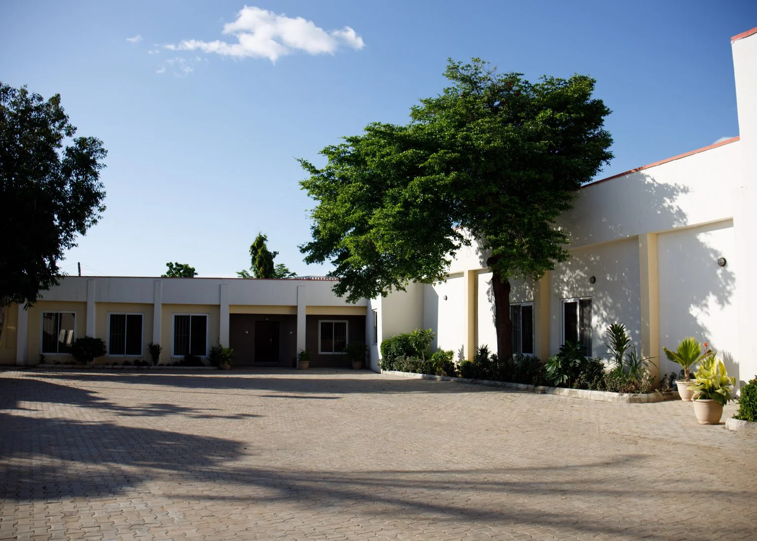 Sanda Suites- Yola