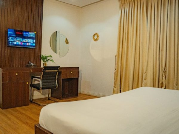 R and A City Hotel image 5