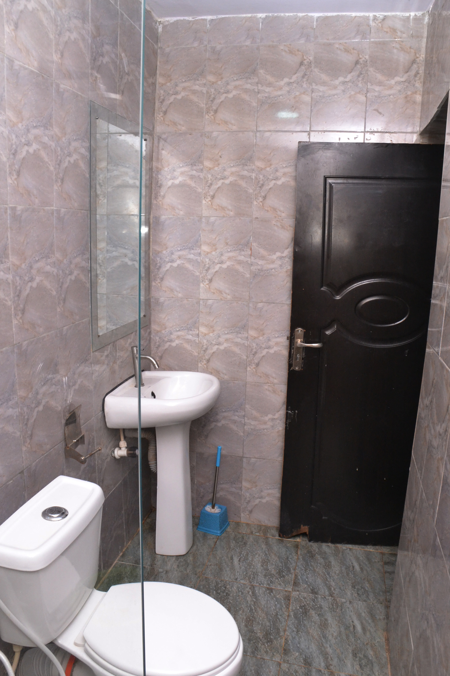 Staycation Suites and Apartment image 5