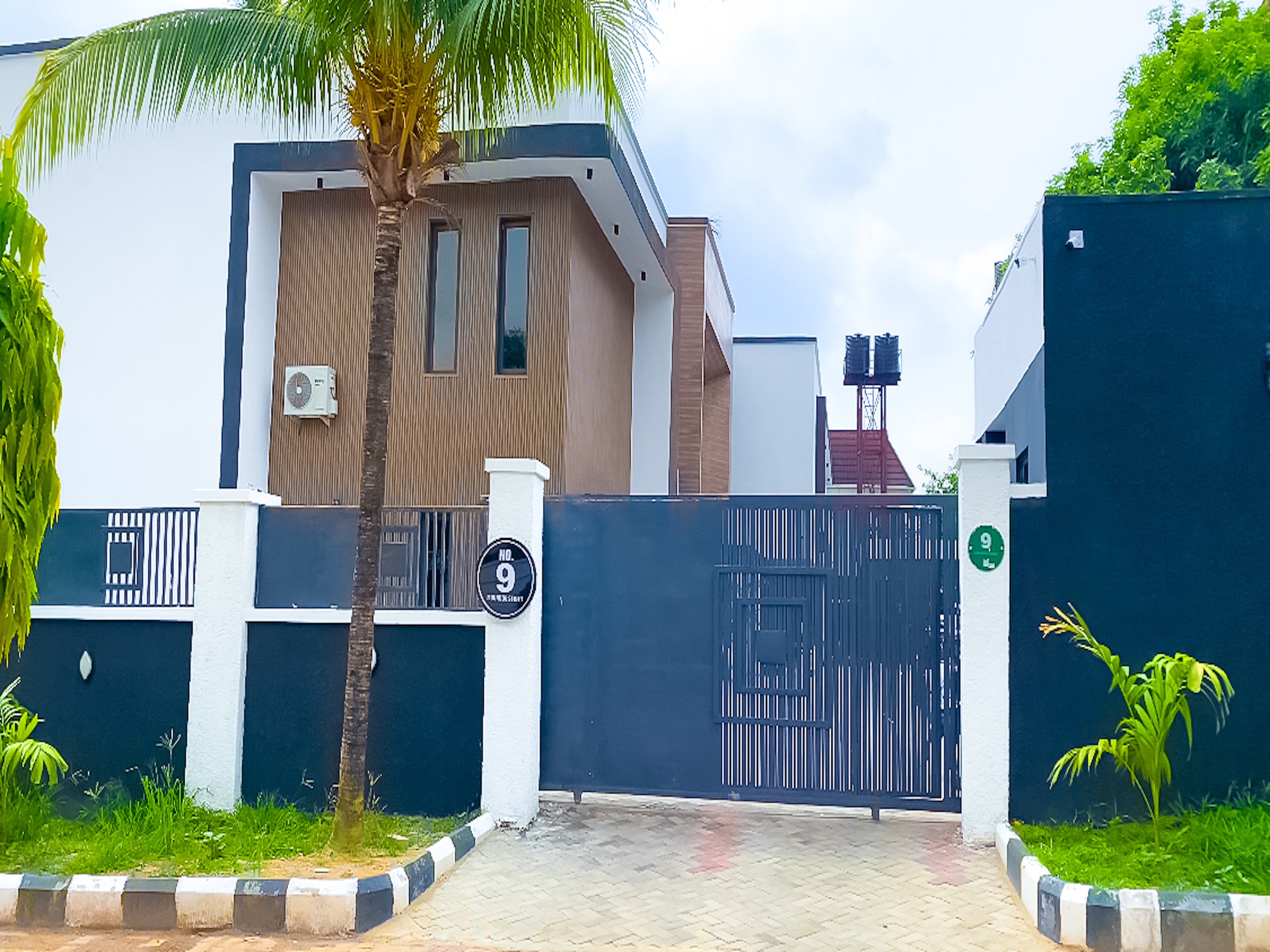 Saint Tropez Hotel and Suites