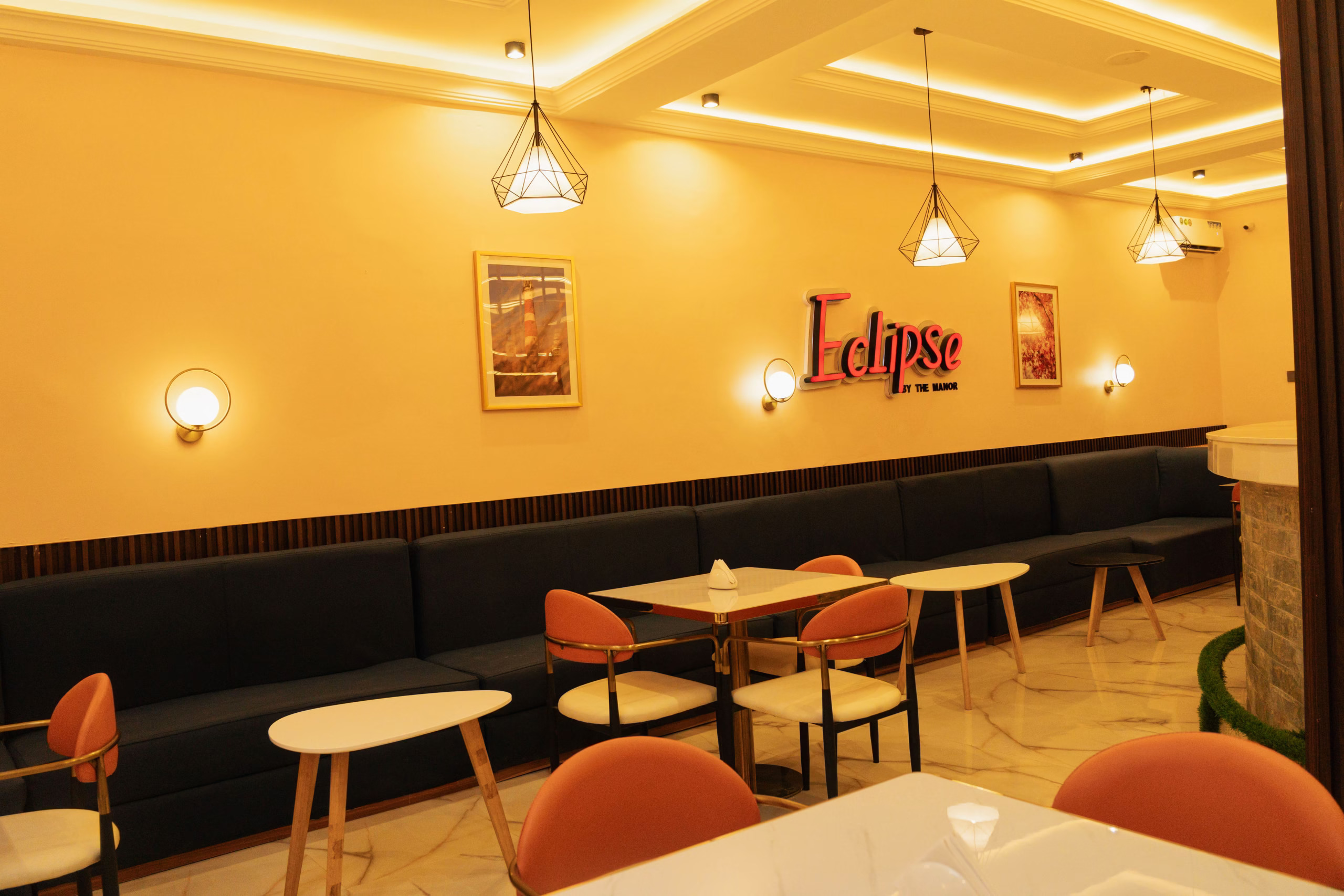 The Manor Hotel by Luckzi image 2