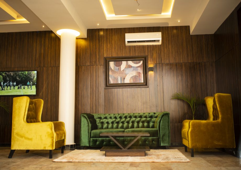 Vinpy Hotels image 5