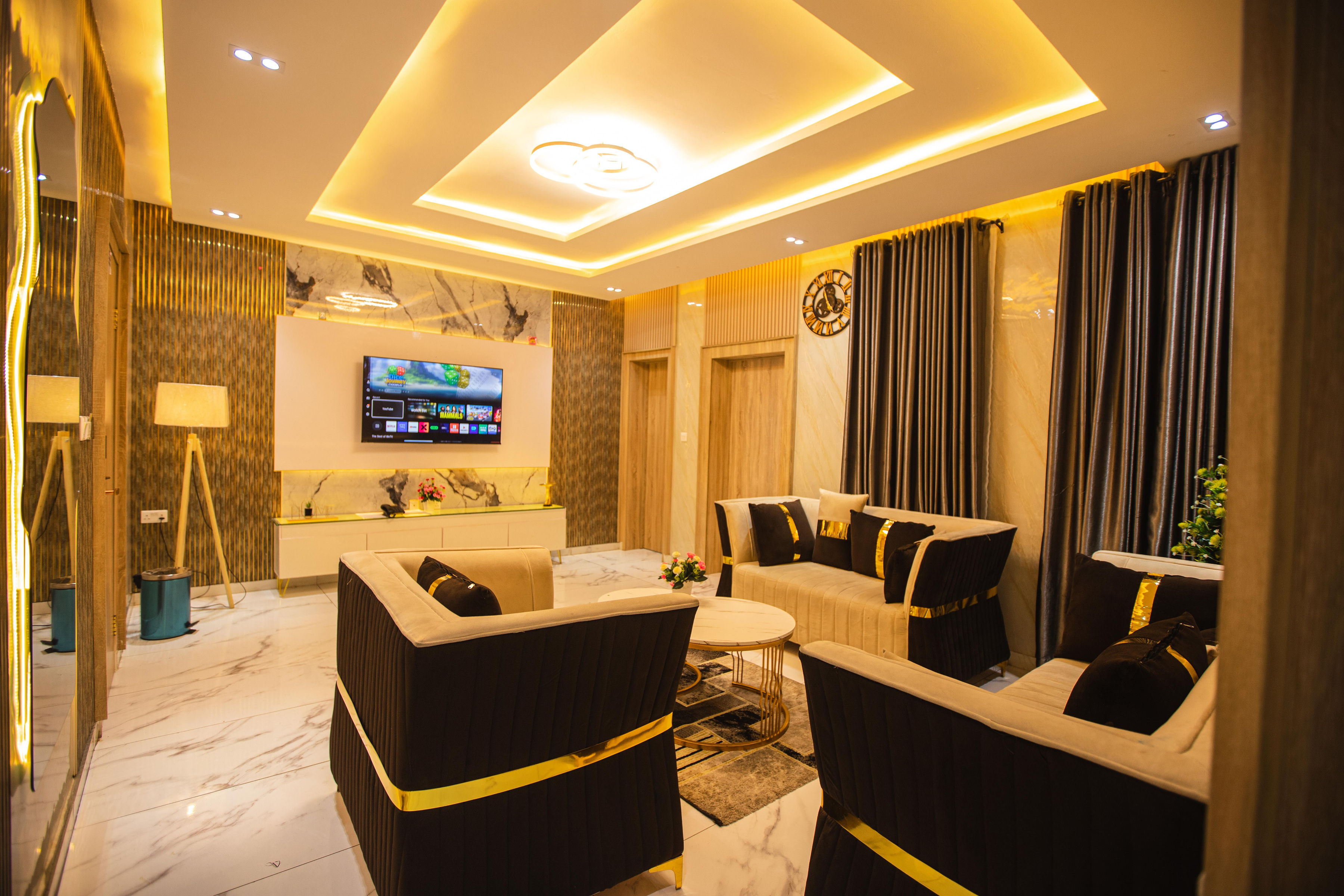 Ehi Grand Hotel image 2