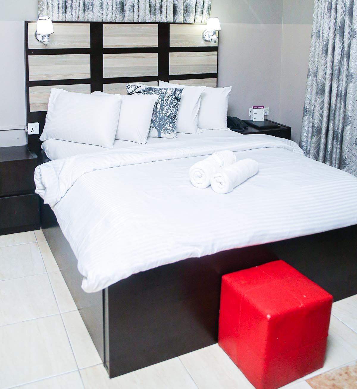 Somerset Suites image 3