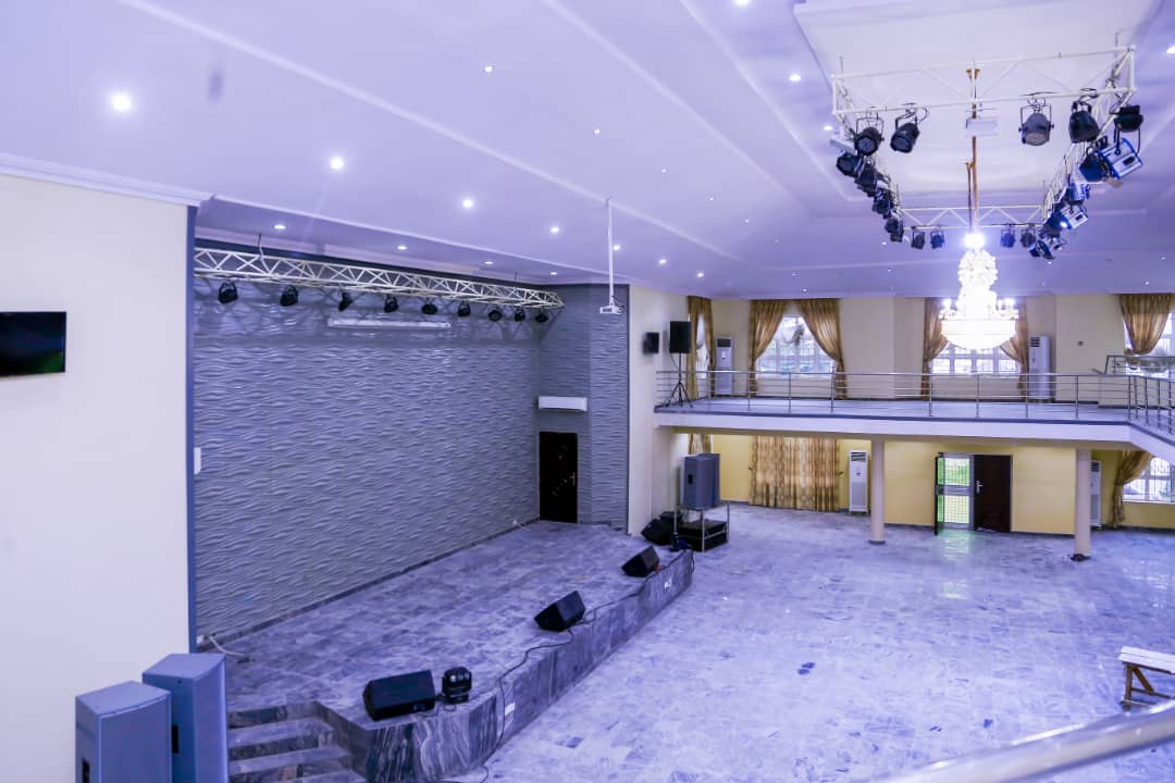 Vinpy Hotels image 3