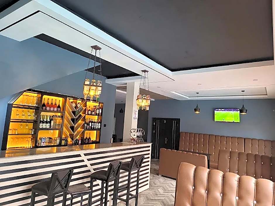 The Charis Hotel and Suites image 3