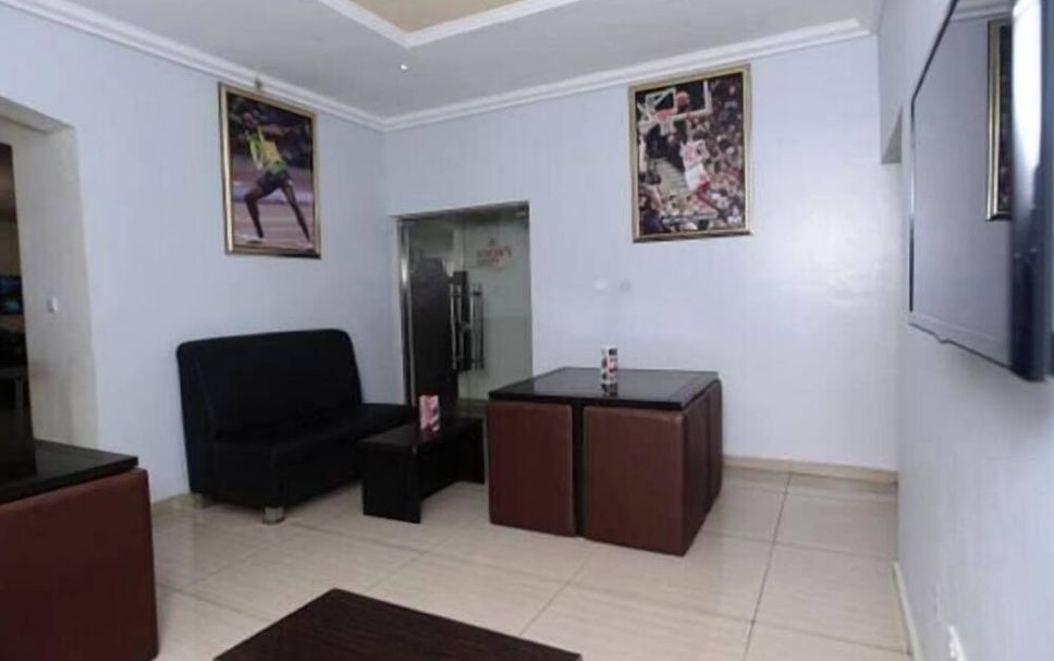 Prenox Hotel and Suites image 2