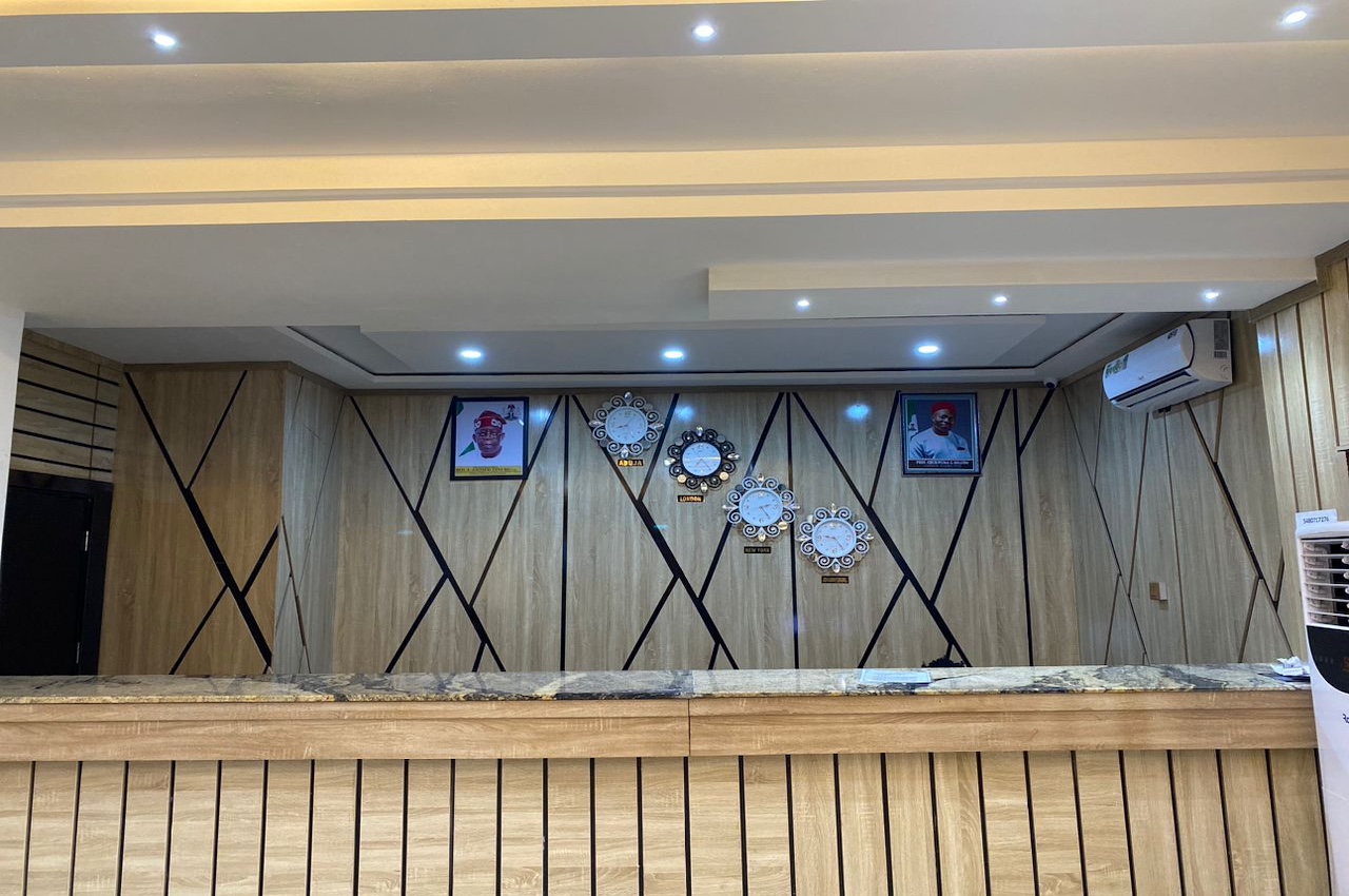 Emperor Melenie Hotel image 4