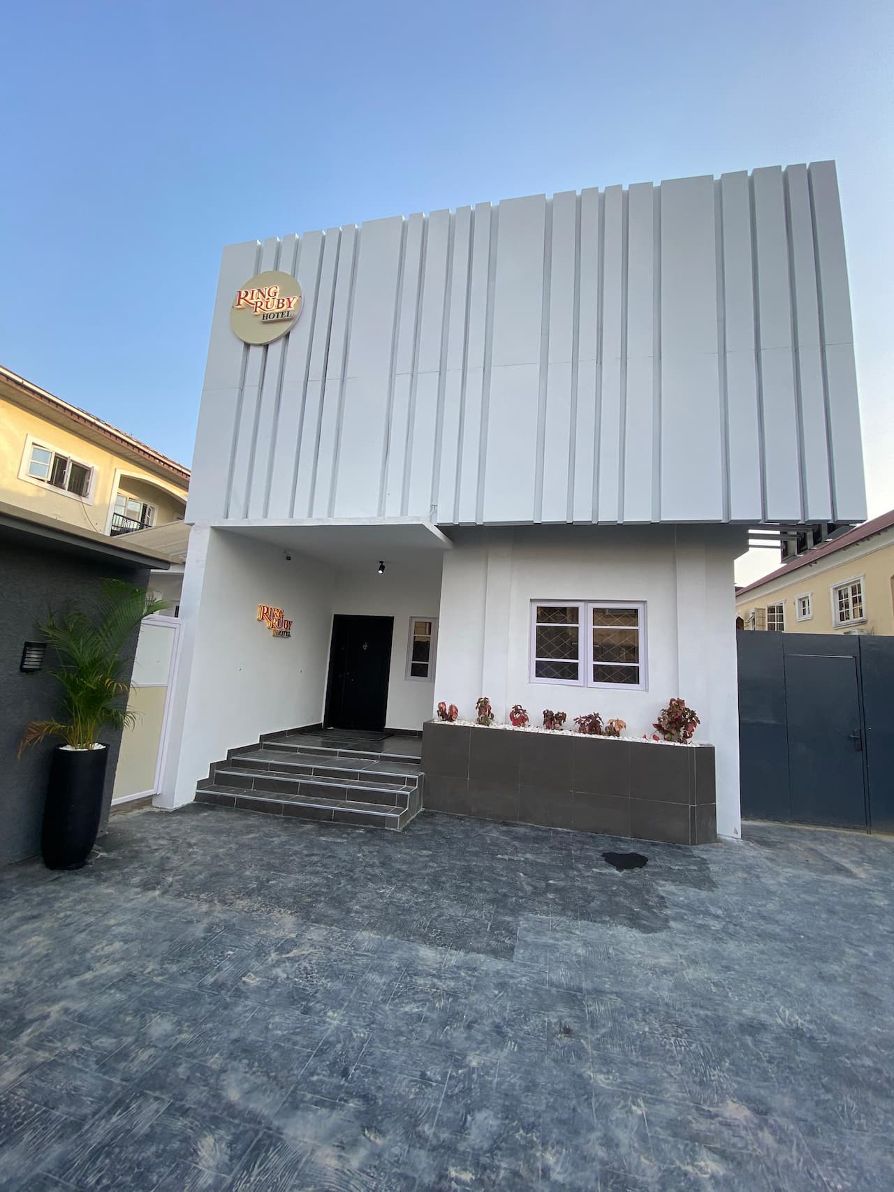 Ring Ruby Hotel - Value County