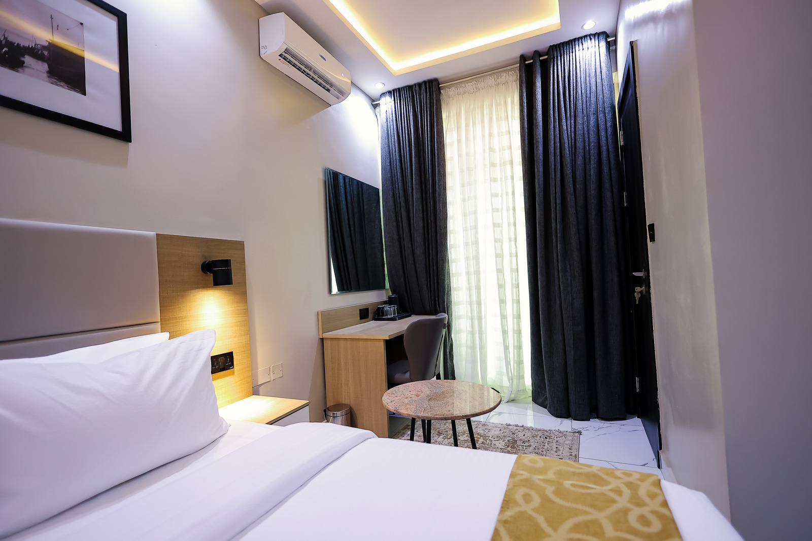 Ring Ruby Hotel- Oduduwa image 2