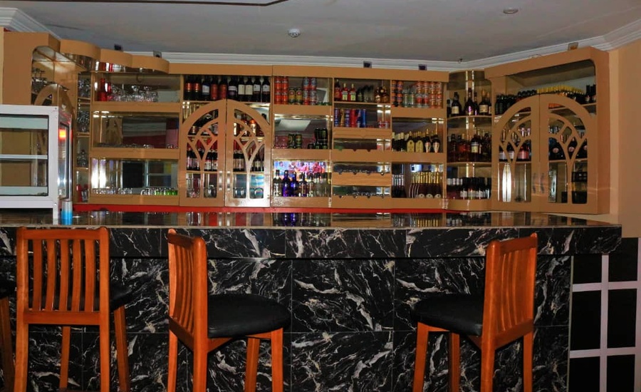 Resdon Hotel and Suites image 2