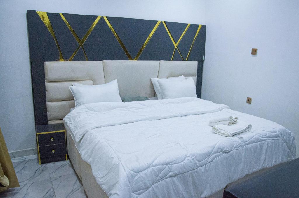 Ike Service Apartment image 3