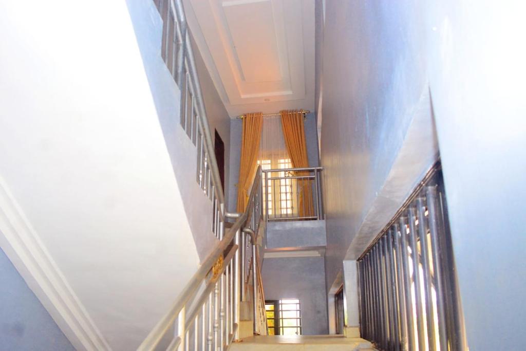 Ike Service Apartment image 5