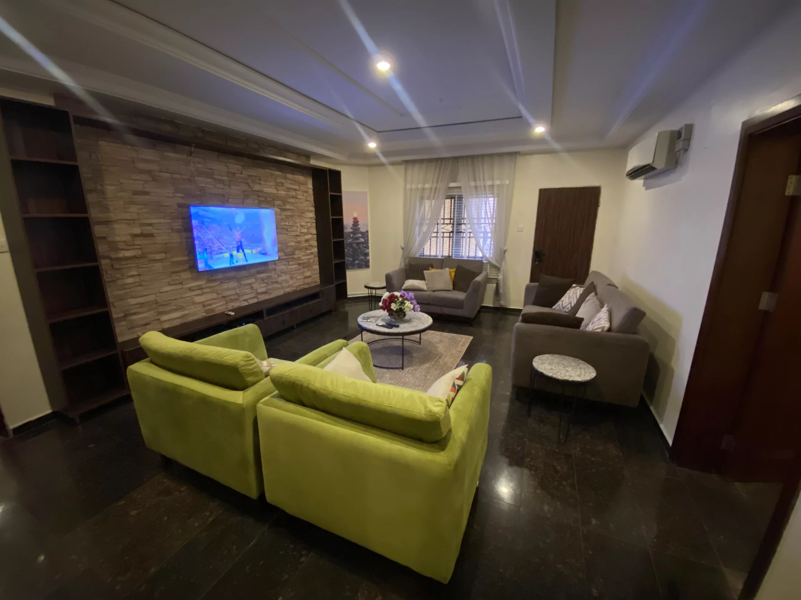 Tennys Place Apartments-Jabi