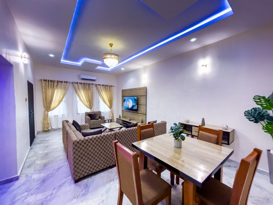 Kens Court Apartment image 5