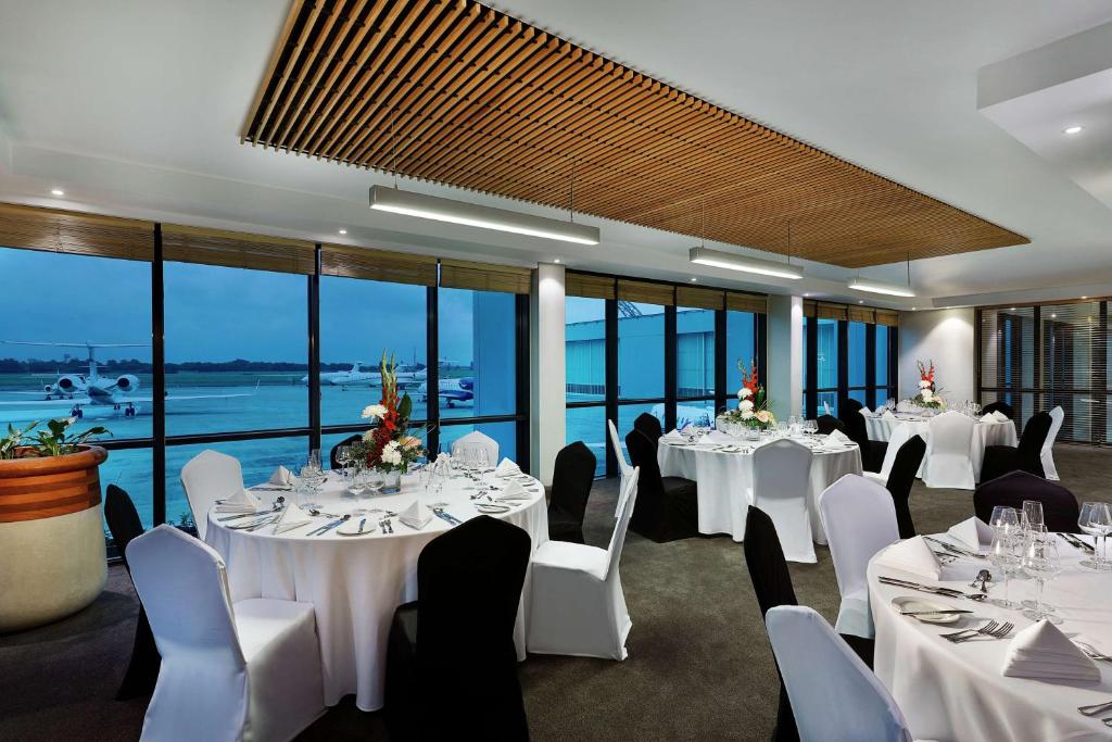 Legend Hotel Lagos Airport, Curio Collection By Hilton image 4