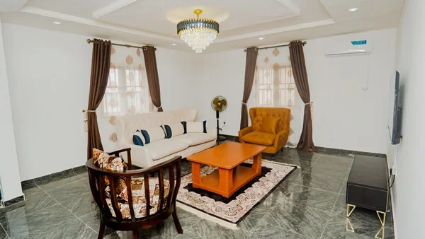 The Luxe Apartments image 3