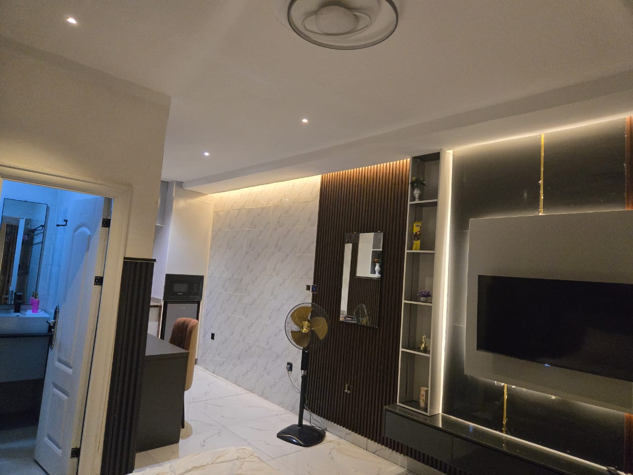 Paddy Deluxe Apartment image 4