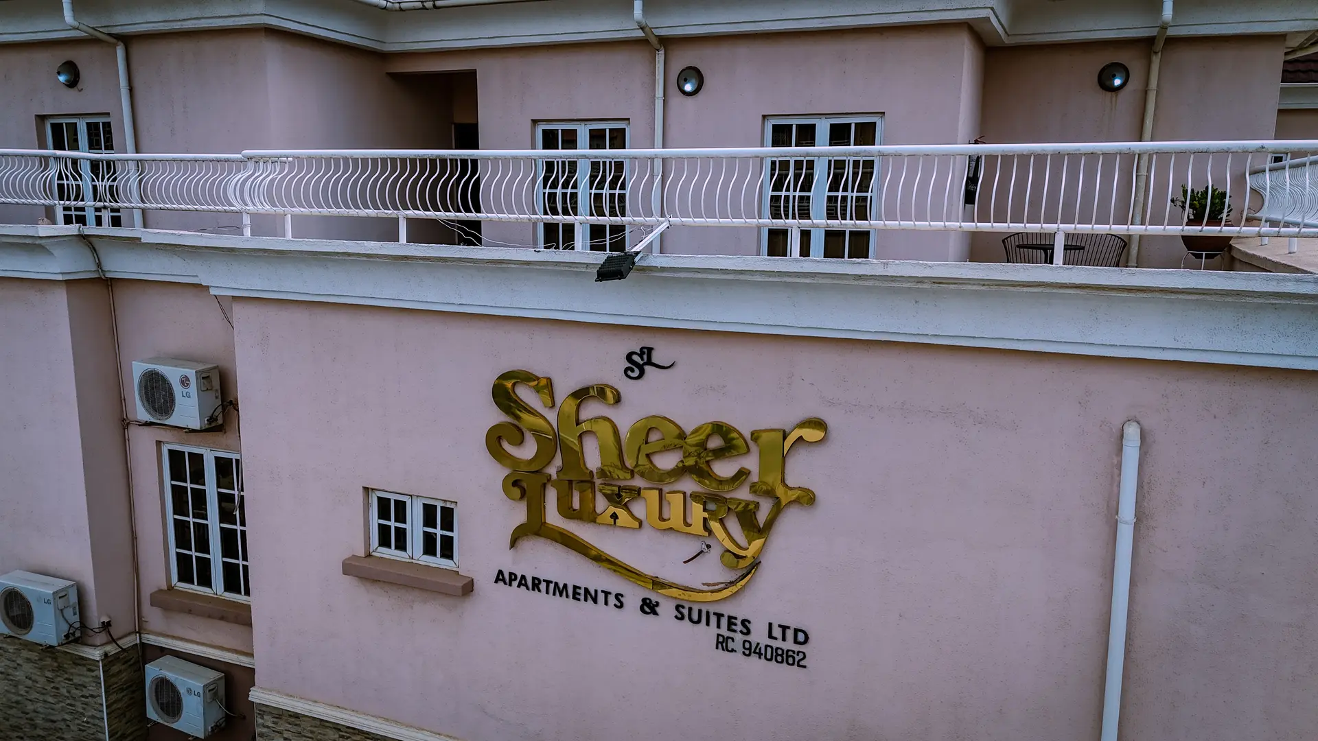 Sheer Luxury Apartment and Suites- Garki image 2