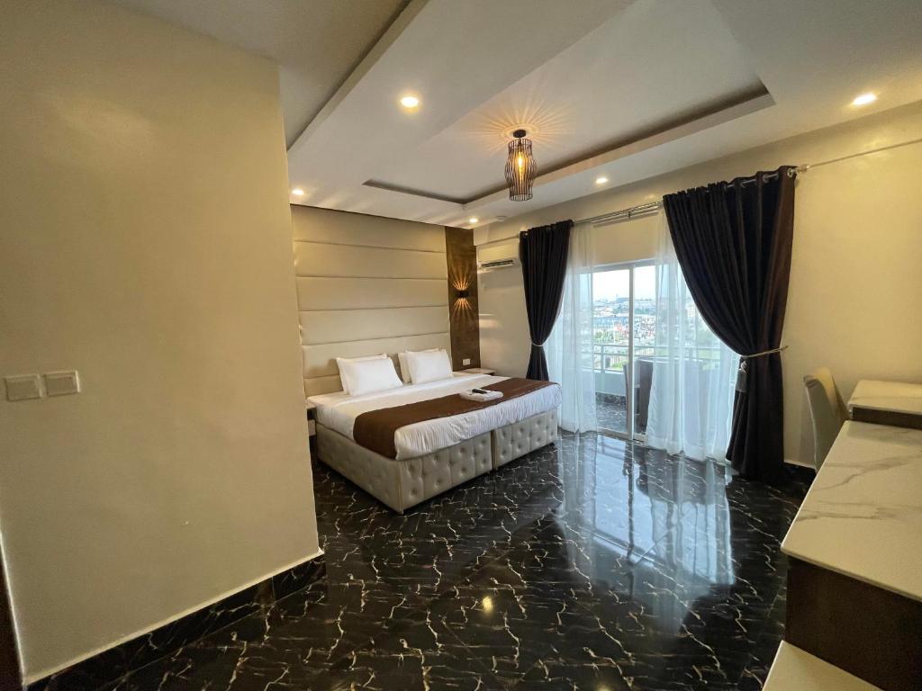 Presken Awolowo way image 4