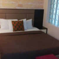 Swiss Cottage Suites image 3