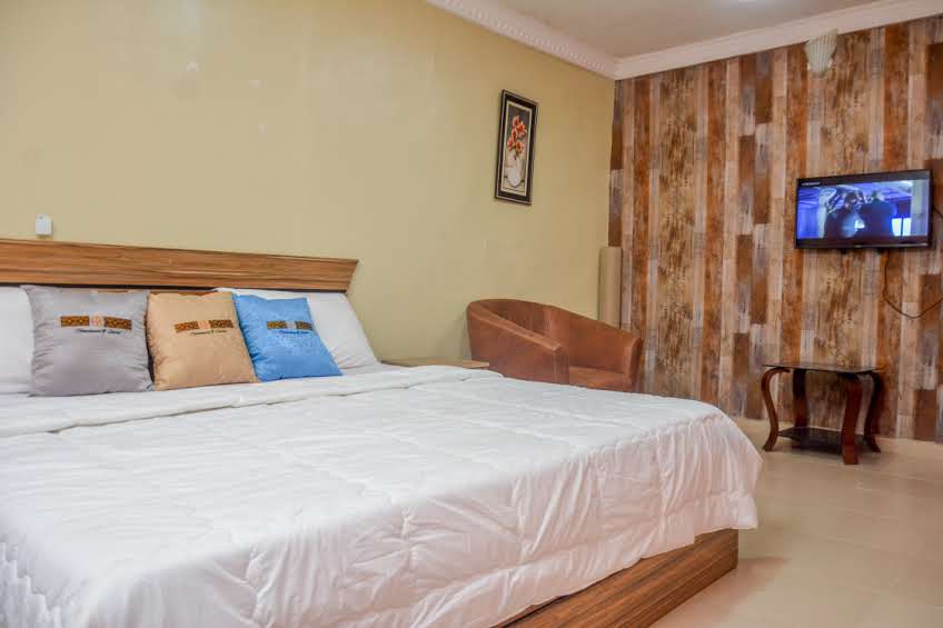 De Legend Hotel and Suites image 4