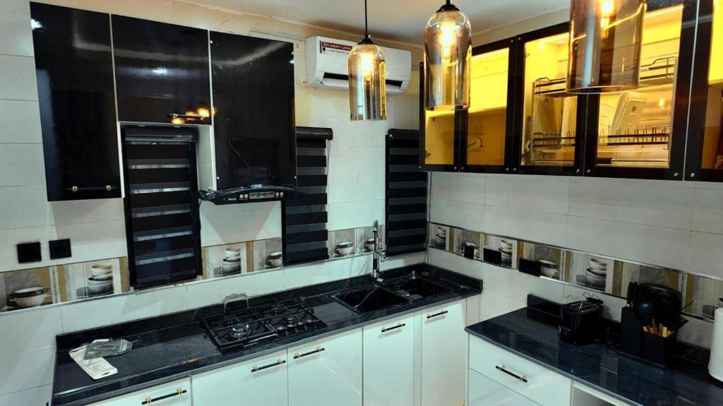 Redbox Luxury Apartments image 4