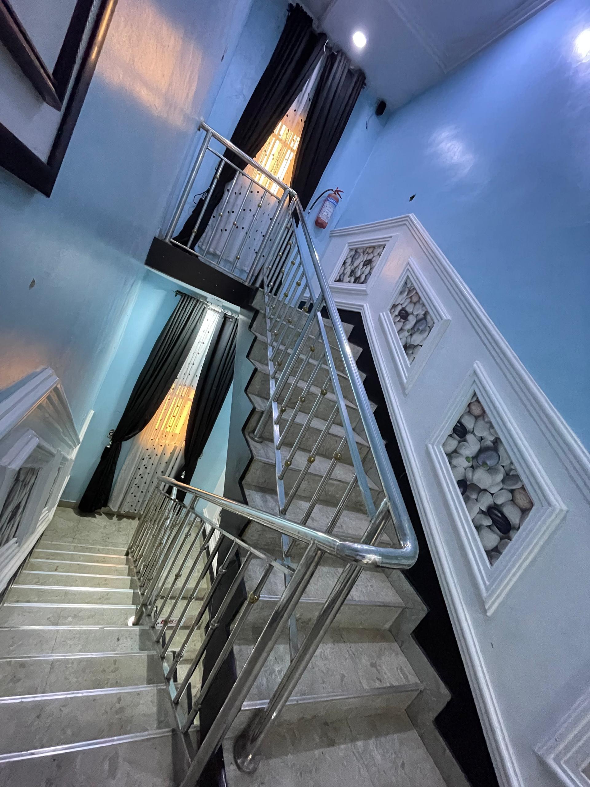 Lexaren Luxury Apartment image 4