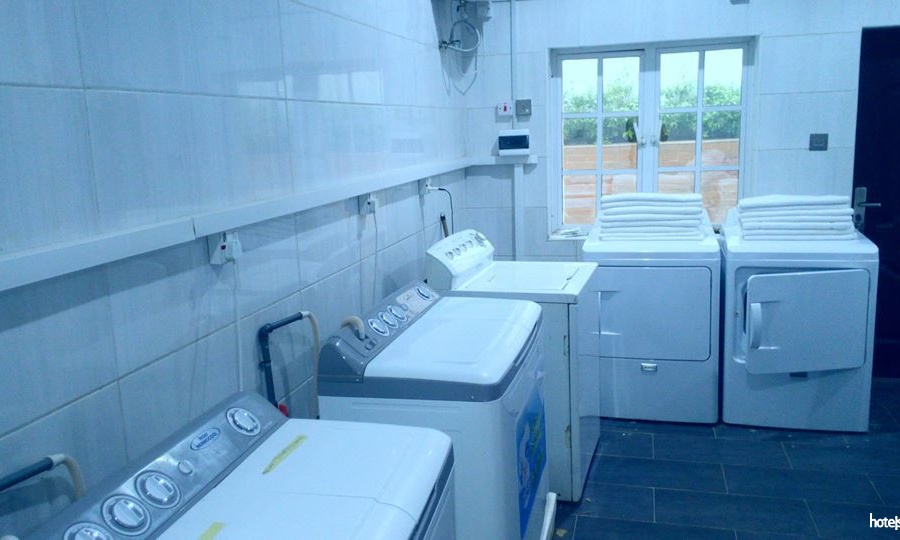 Hard Break Hotel and Suites