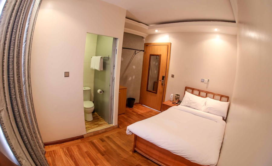 The Snug Hotel image 5