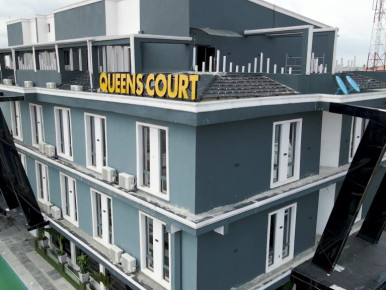 Queens Court Hotel