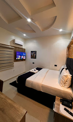 Triple J Hotel and Suites image 4