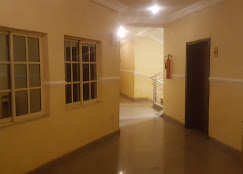 Bestway Luxury Suites image 4