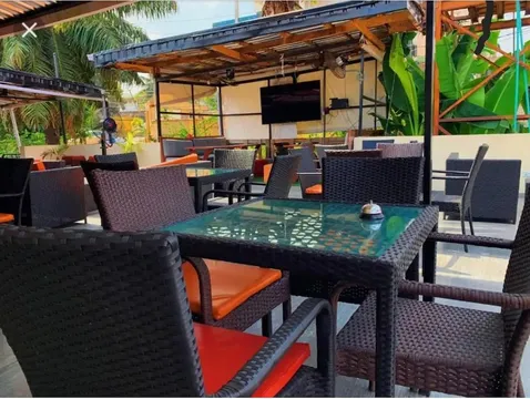 Place 2 Be Hotel image 3