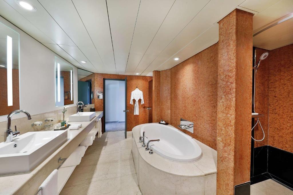 Transcorp Hilton Abuja image 2