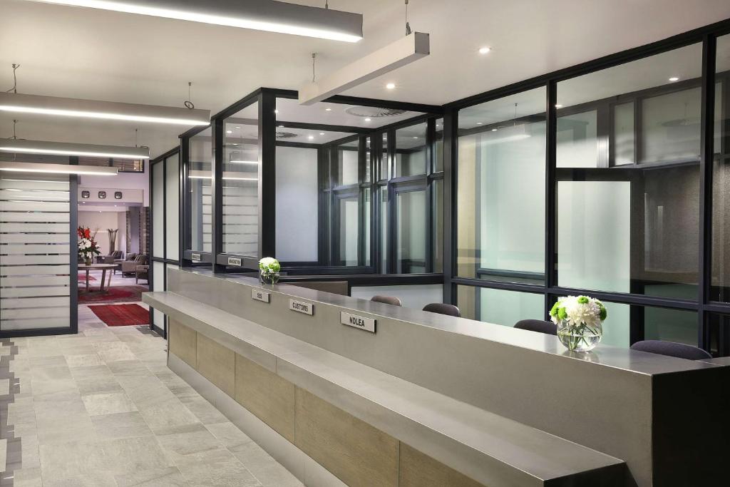 Legend Hotel Lagos Airport, Curio Collection By Hilton image 2