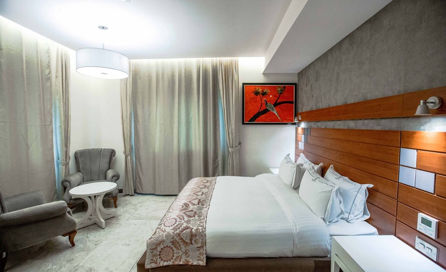 Charleson Super Deluxe