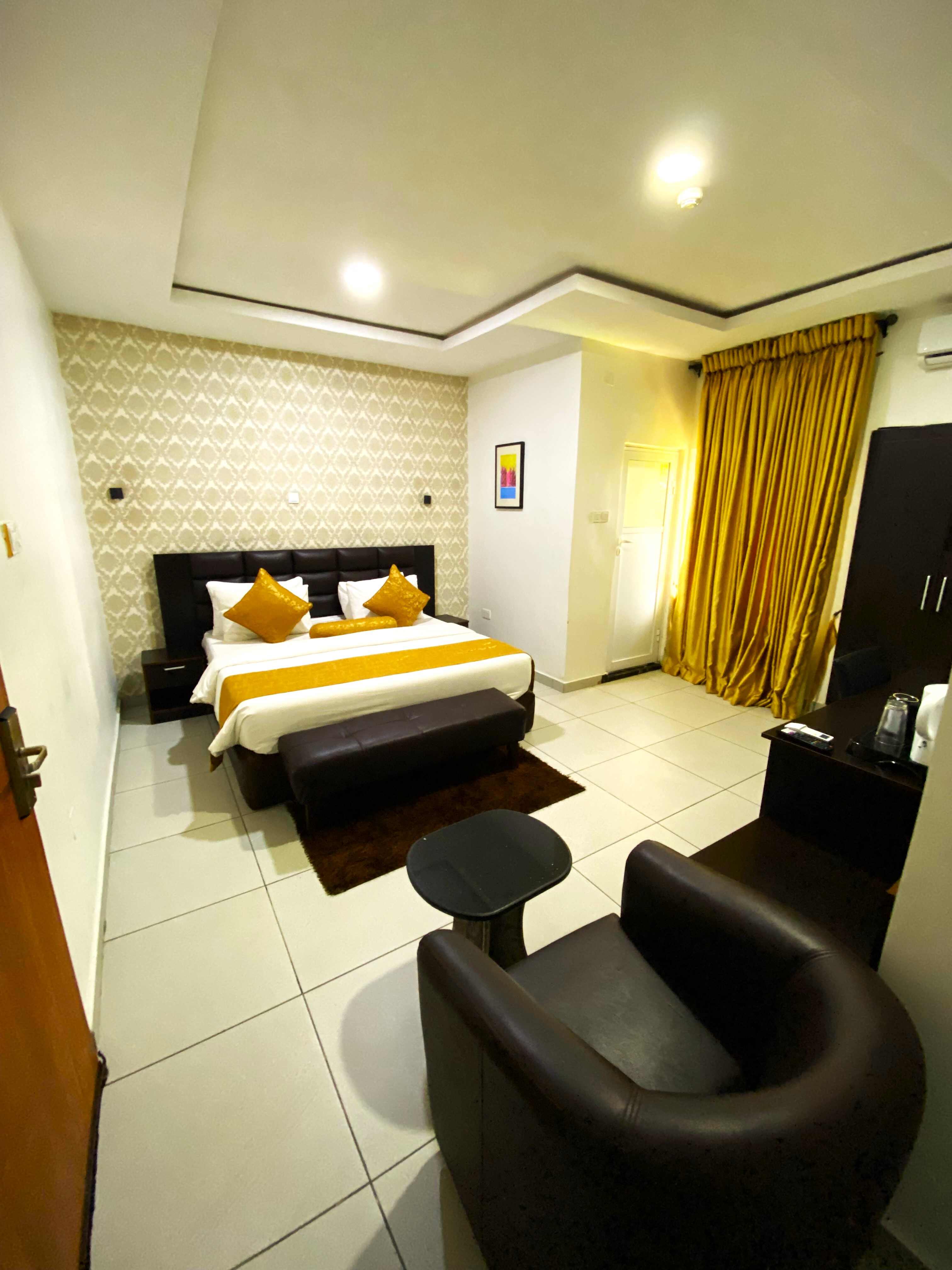 Queens Room
