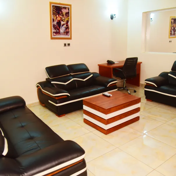 Royale Pruriel Suite