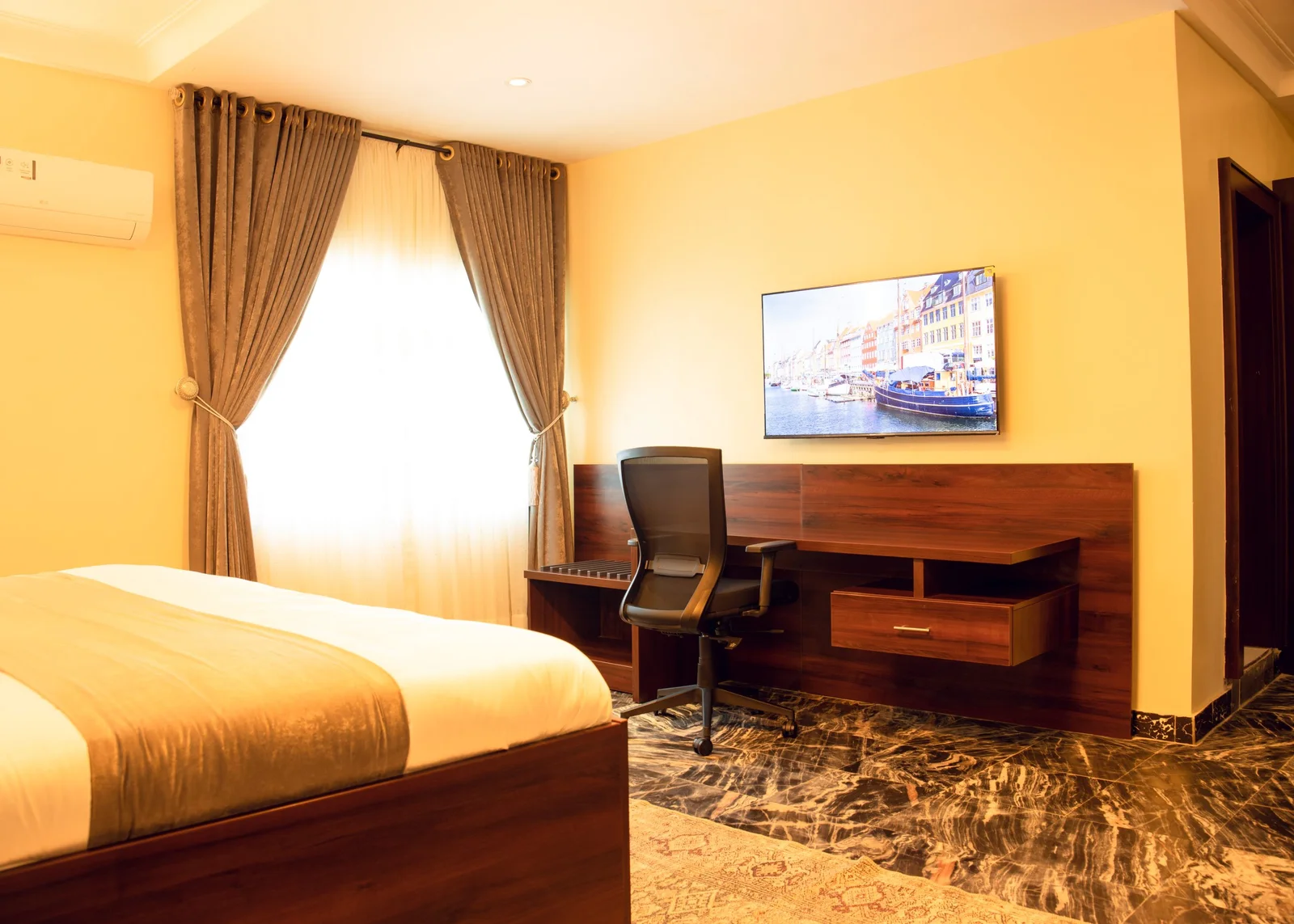 Standard Suite