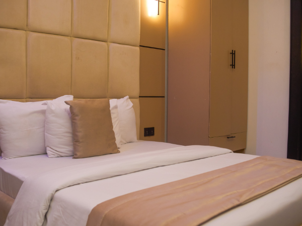 Sliver Room
