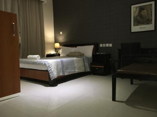 Signature Class (Studio Apartment)