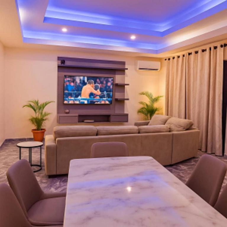 Luxury 3 Bedroom Apartment