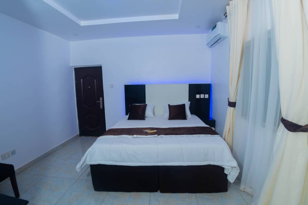 Royal Bliss Suite( 1 Bedroom)
