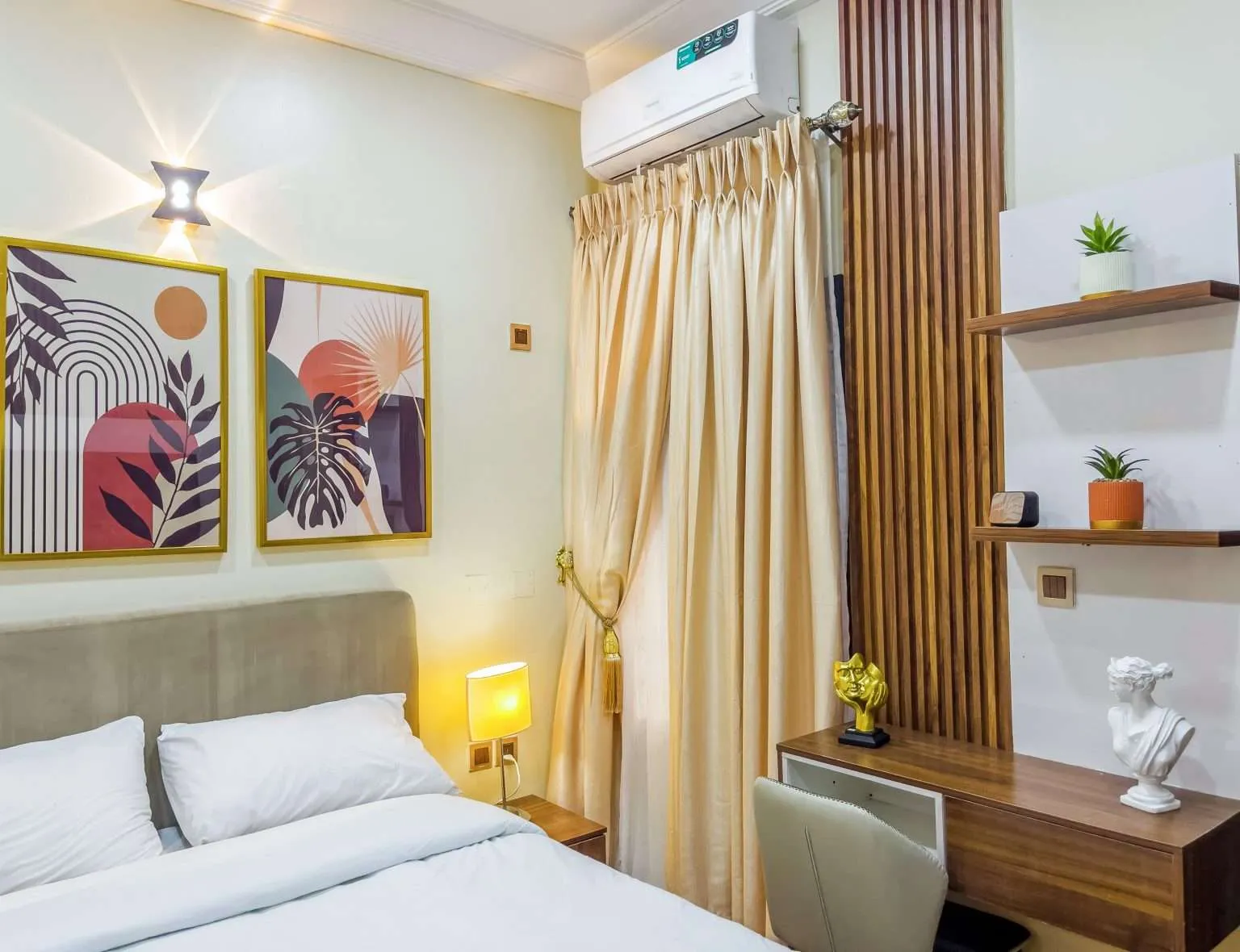 Standard Studio (Four)