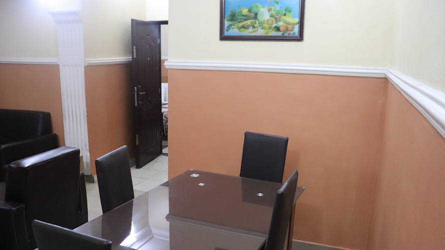 One Bedroom Royale