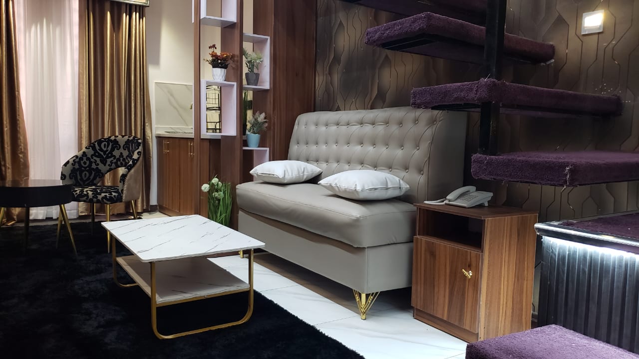 Queen Luxury Loft