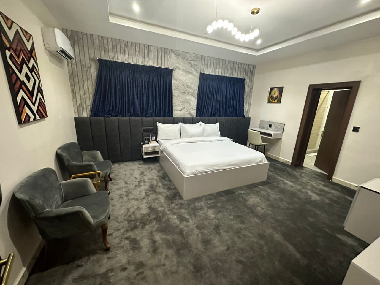 Marquis Room